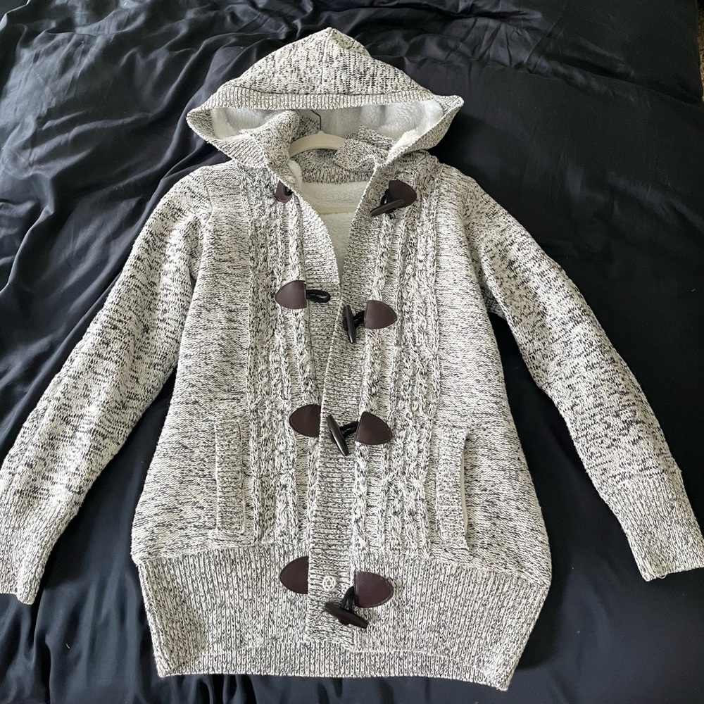 Sweater - Picture 4 of 4